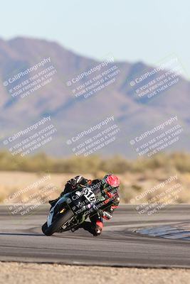 media/Dec-07-2025-CVMA (Sun) [[3e7d2de5dc]]/Race 16-Formula Middleweight/